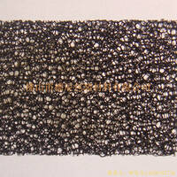 過濾海綿也稱網(wǎng)狀海綿，爆破海綿。聚氨酯過濾海綿由普通開孔軟泡高溫爆破開孔加工而成，爆破除掉了泡沫網(wǎng)絡(luò)之間原有的氣泡膜，得到了主體骨架網(wǎng)狀結(jié)構(gòu)。
過濾海綿的空隙率高達(dá)97%，具有優(yōu)異的透氣性、良好的柔軟性和較高的機(jī)械強(qiáng)度。
